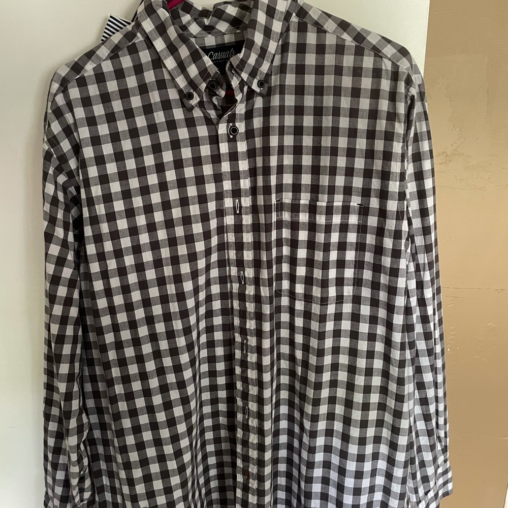 Men’s Grey checkered button down